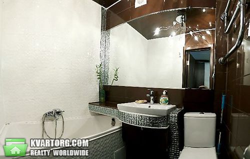 Rent out 1-room apartment. Киев, Еленовская — photo 1
