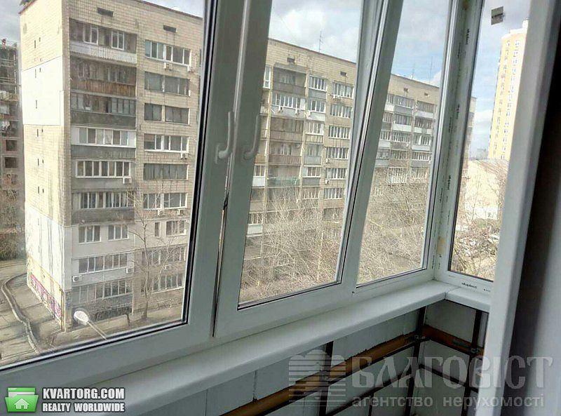 Sell 2-room apartment. Киев,  Щорса — photo 3