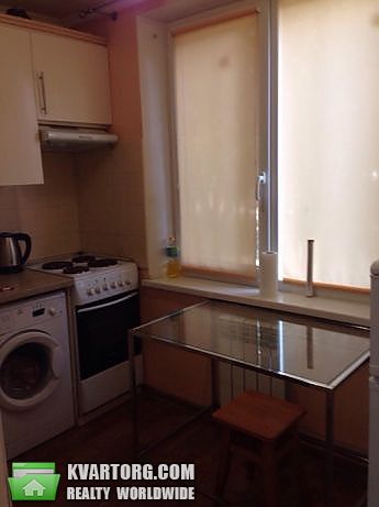 Rent out 2-room apartment. Киев,  Мельникова — photo 1