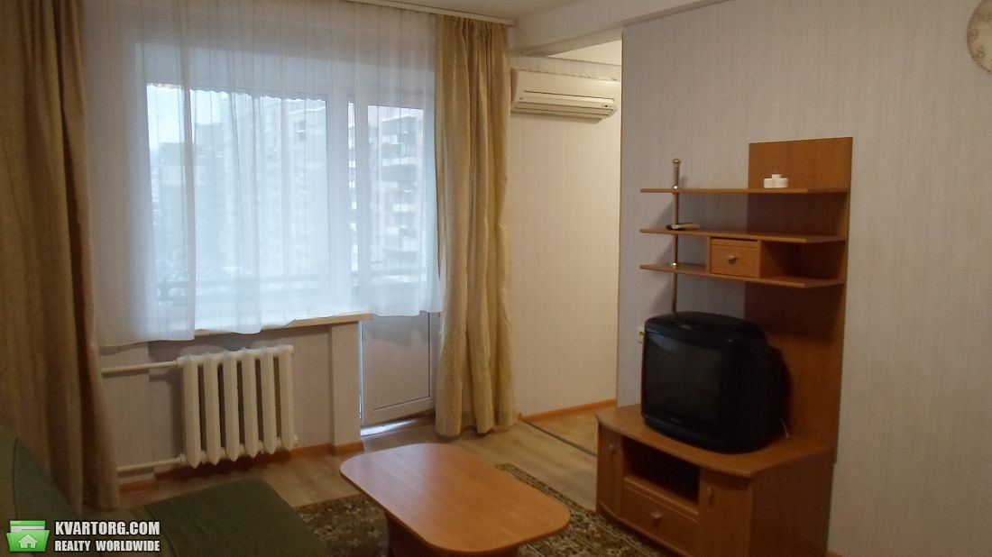 Rent out 2-room apartment. Киев,  Большая Васильковская — photo 1