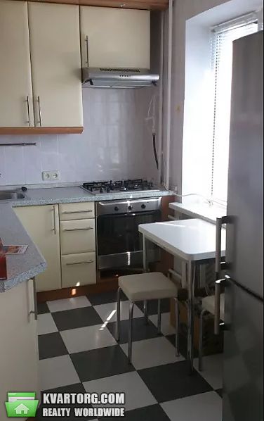 Rent out 3-room apartment. Киев, Леси Украинки — photo 2