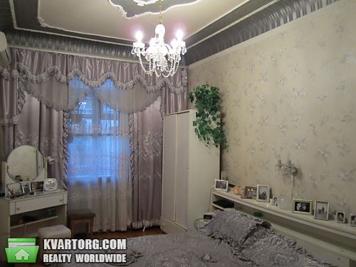Sell 2-room apartment. Днепропетровск, Октябрськая пл. — photo 1
