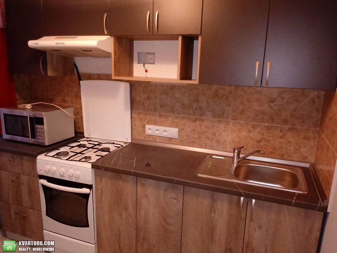 Rent out 2-room apartment. Киев,  Васильковская — photo 1
