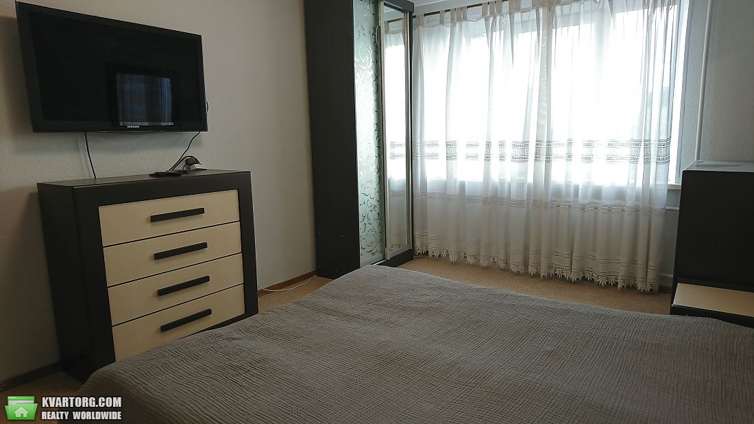 Rent out 2-room apartment. Киев, Курбаса Леся — photo 2