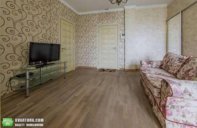 Rent out 2-room apartment. Киев,  Сковороды — photo 2