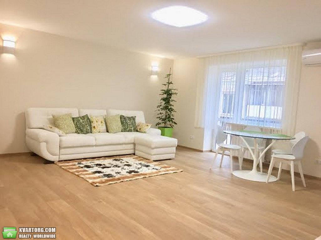 Rent out 2-room apartment. Киев,  Владимирская — photo 1