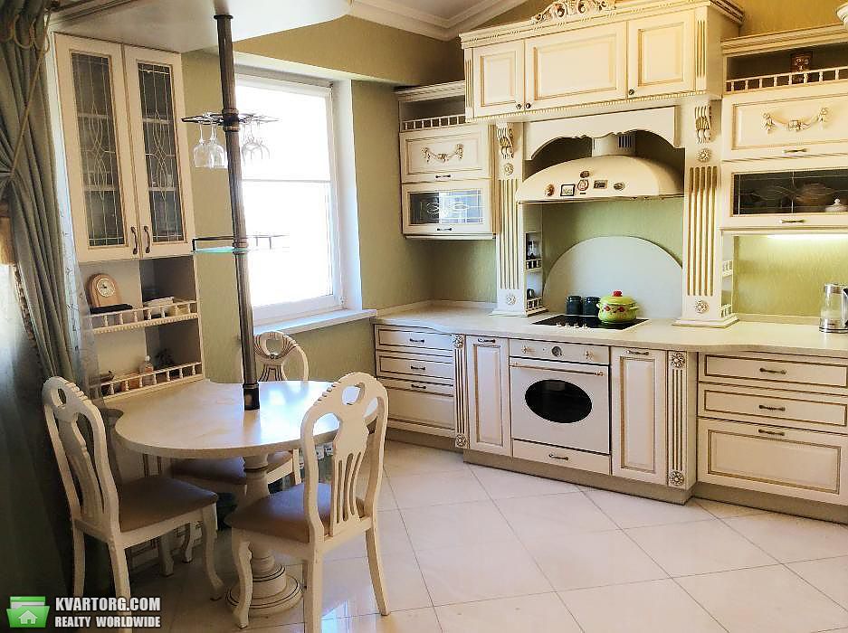 Rent out 3-room apartment. Киев,  Спасская — photo 7