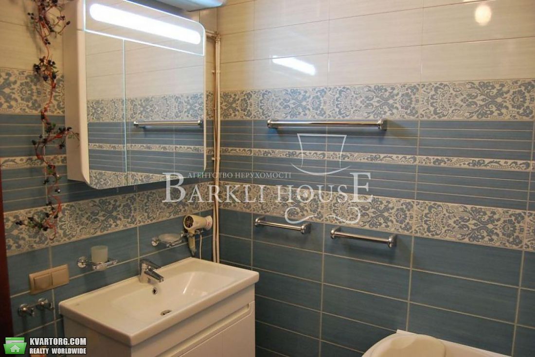 Rent out 3-room apartment. Киев,  Антоновича — photo 8