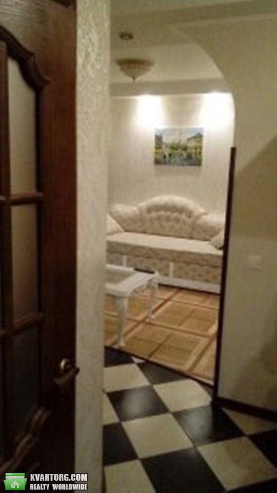 Rent out 2-room apartment. Киев, Краснопольская — photo 3