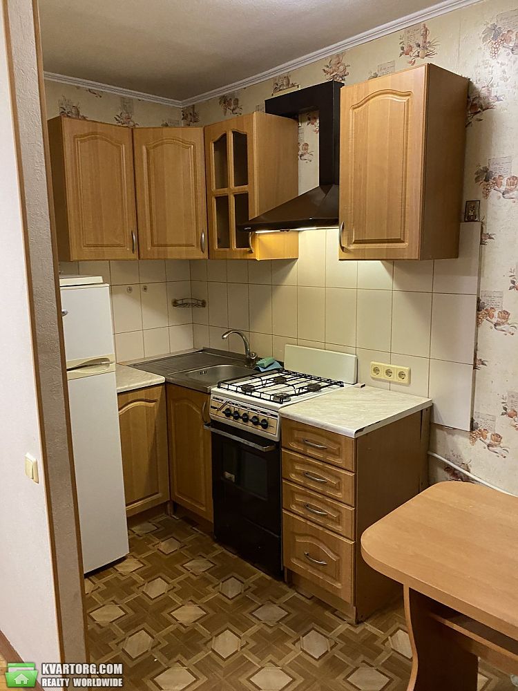 Rent out 1-room apartment. Киев, Березняковская — photo 4