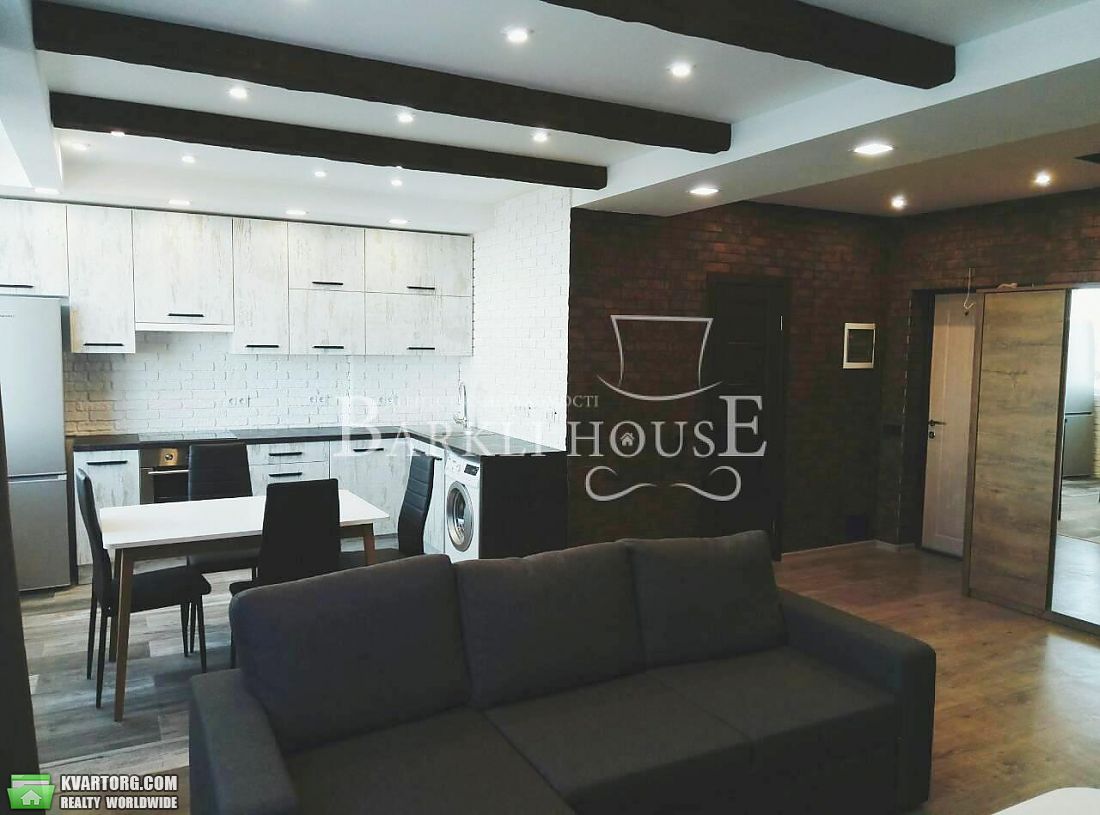 Rent out 3-room apartment. Киев,  Александровская — photo 1