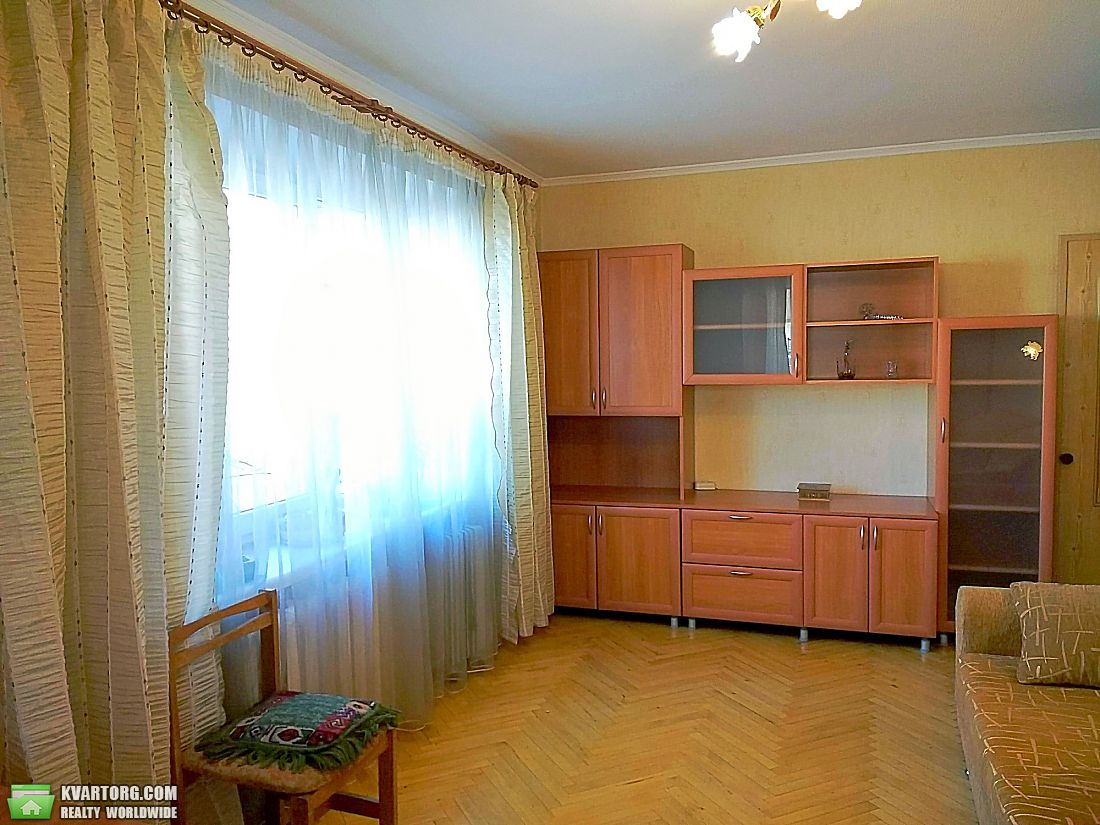 Rent out 2-room apartment. Киев,  Чоколовский бул — photo 1