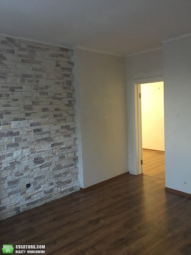Sell 2-room apartment. Киев, Днепровская Набережная — photo 1
