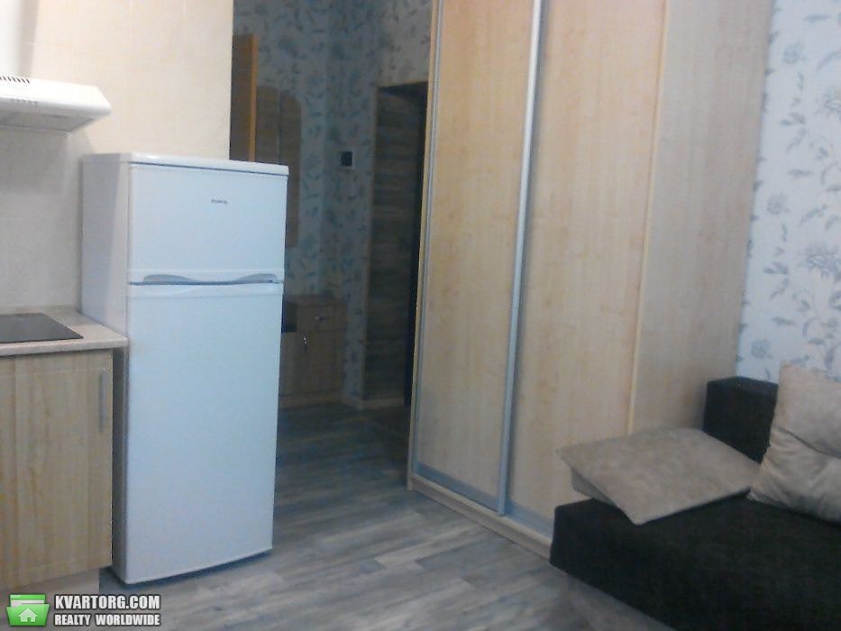 Rent out 1-room apartment. Киев, Береговая — photo 2