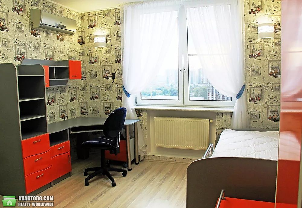 Rent out 4-room apartment. Киев, Срибнокильская — photo 10