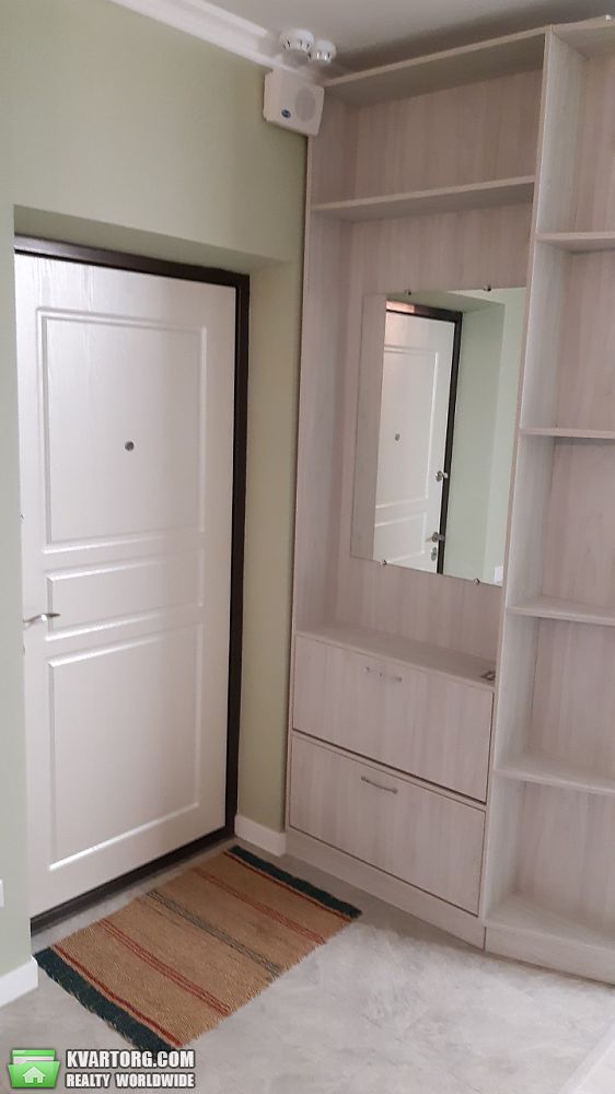 Rent out 2-room apartment. Киев, Соборности — photo 9