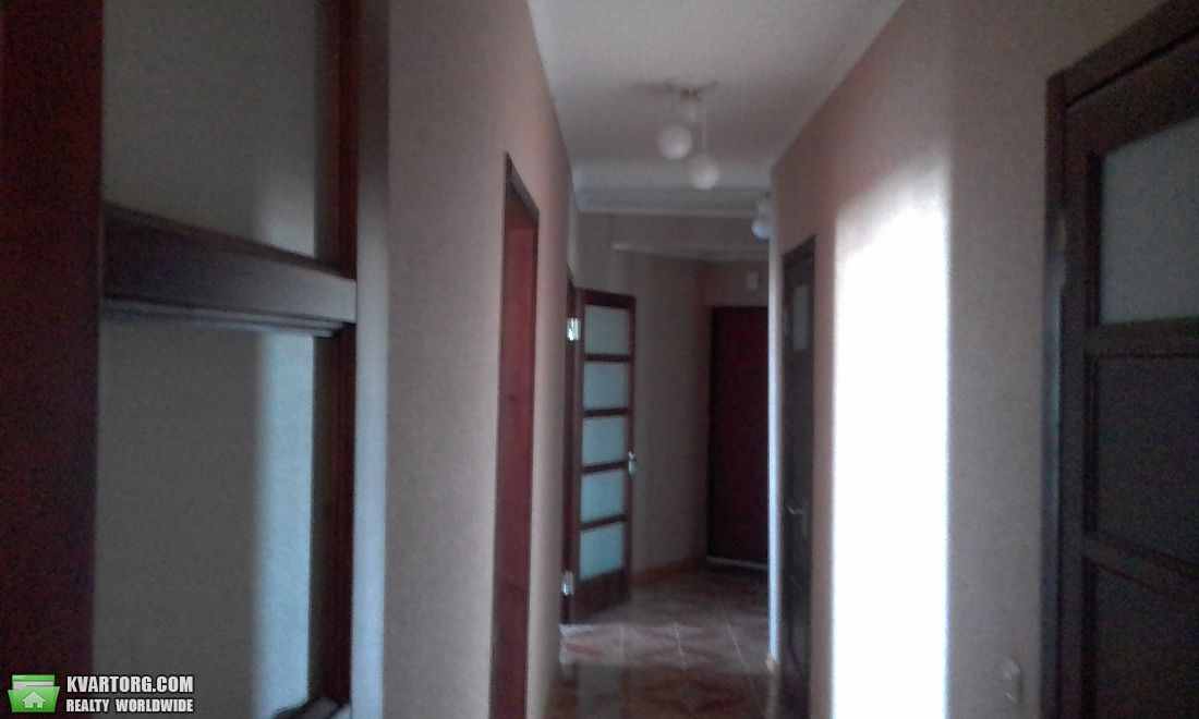 Rent out 2-room apartment. Киев,  Школьная — photo 1