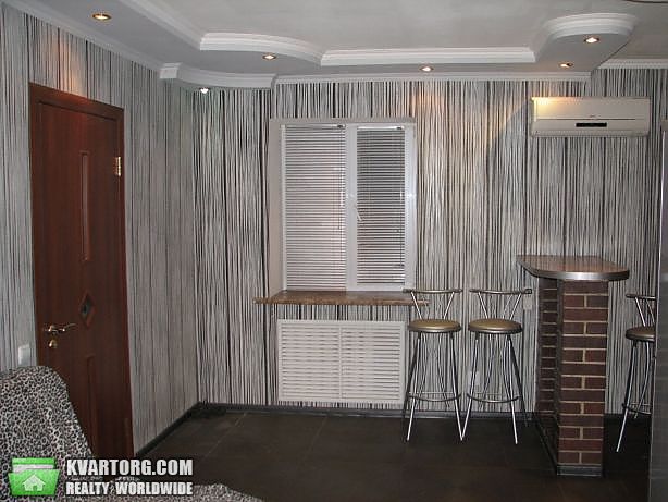 Rent out 2-room apartment. Киев,  Константиновская — photo 1