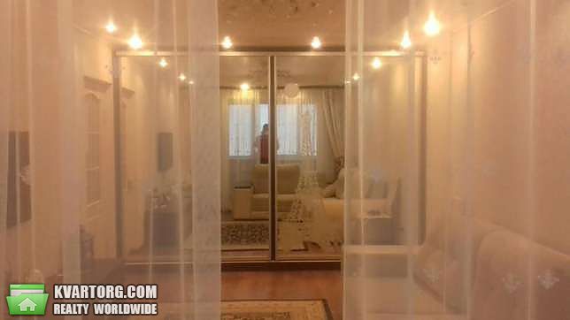 Rent out 3-room apartment. Киев,  Теремковская — photo 1