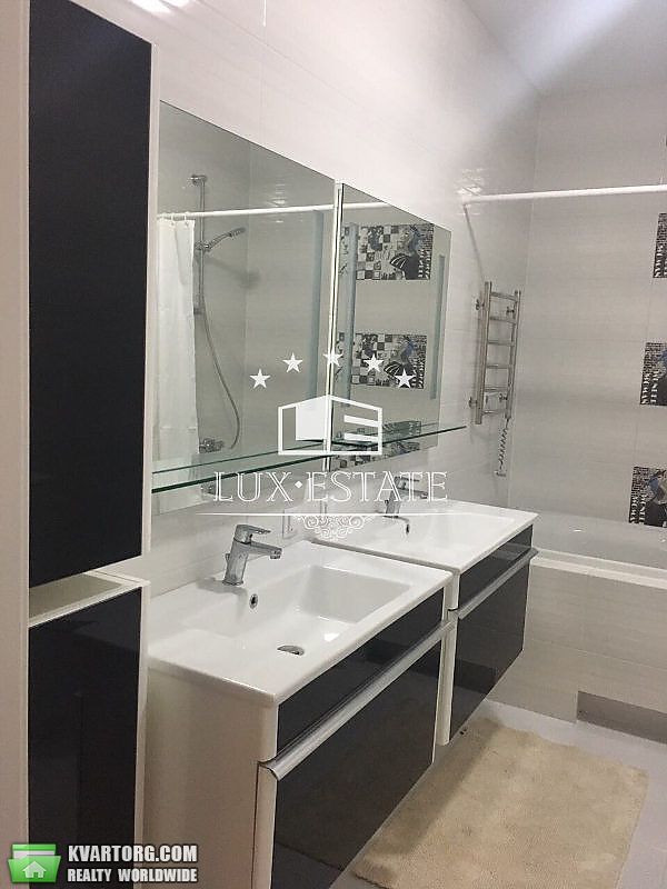 Rent out 2-room apartment. Киев,  Щорса — photo 2