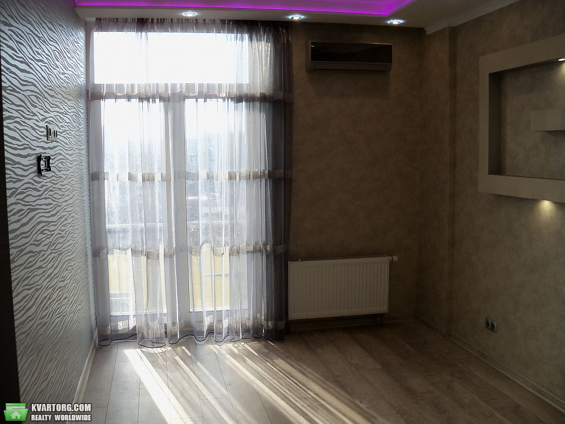 Rent out 2-room apartment. Киев, Регенераторная — photo 8