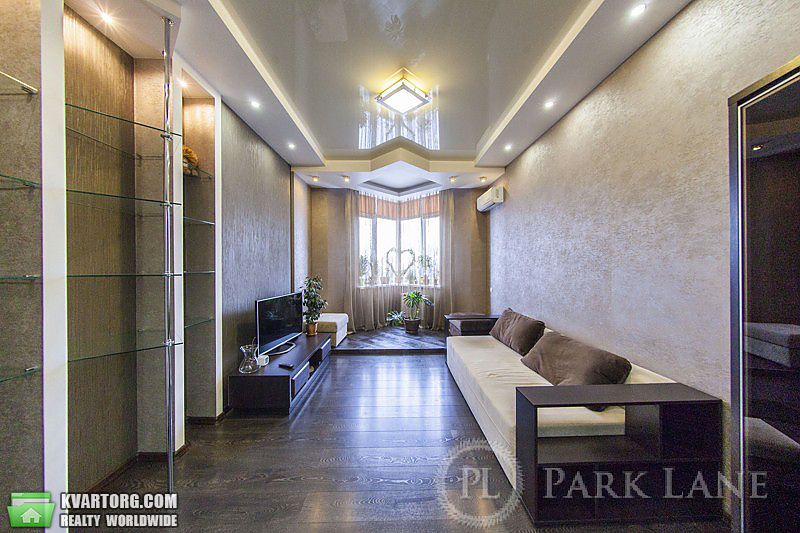 Sell 2-room apartment. Киев,  Щорса — photo 4