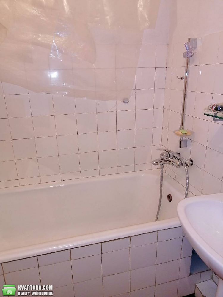 Rent out 2-room apartment. Киев,  Суворова — photo 4