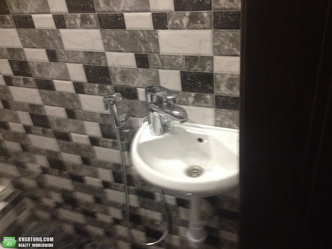 Rent out 2-room apartment. Киев,  Гарматная — photo 6