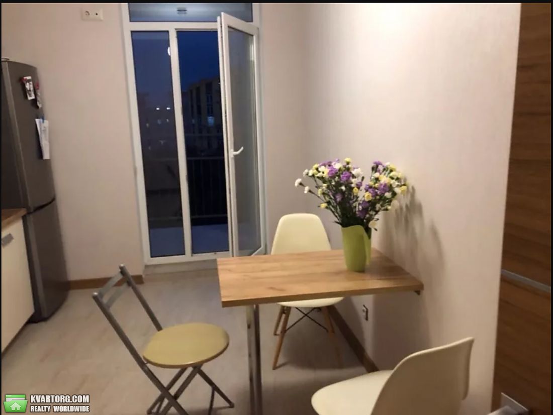Rent out 2-room apartment. Киев, Ренегаторная — photo 2