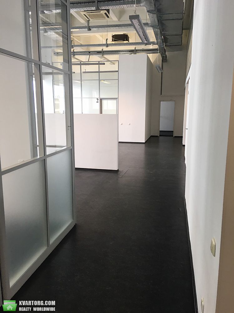 Rent out office. Киев, Сурикова — photo 1