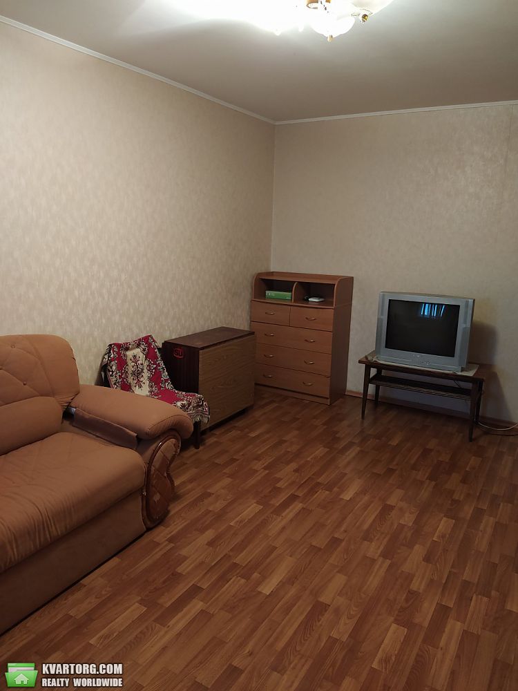 Rent out 3-room apartment. Киев,  Радунская — photo 2