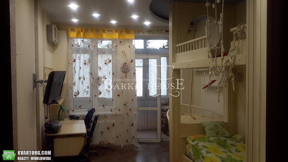 Rent out 4-room apartment. Киев,  Щекавицкая — photo 9