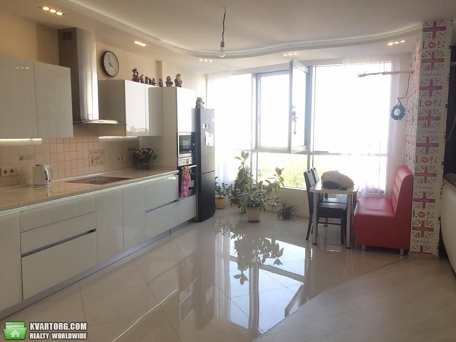 Rent out 2-room apartment. Киев,  Коломиевский пер — photo 1