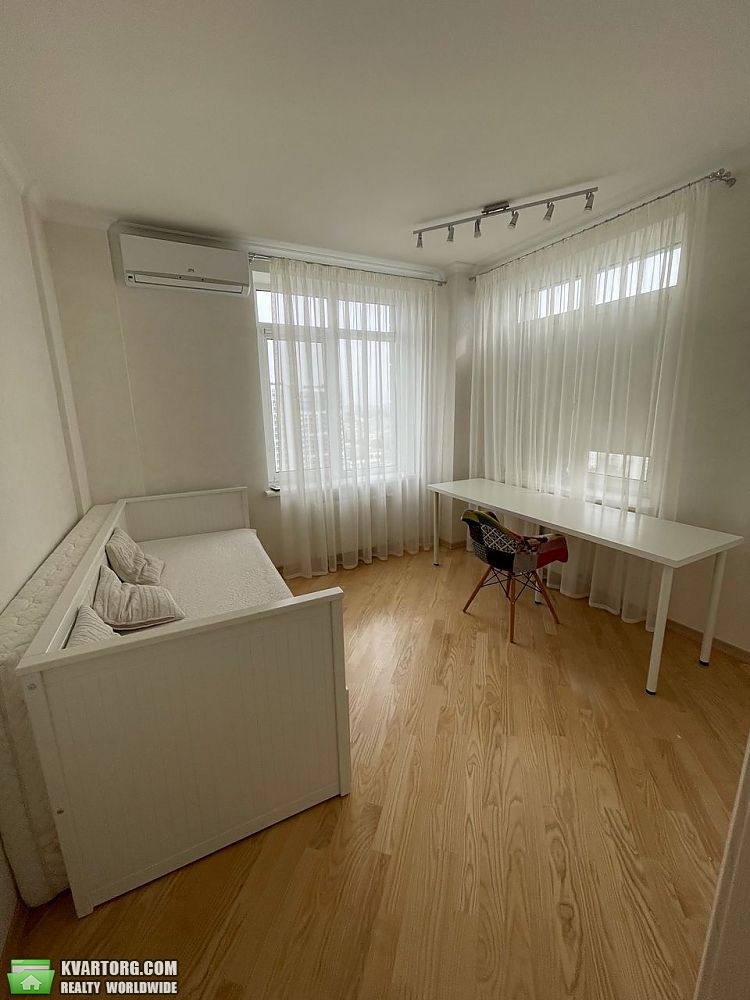 Rent out 3-room apartment. Киев, Львовская — photo 5