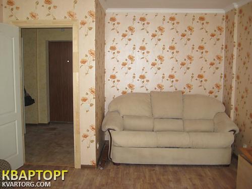 Rent out 1-room apartment. Киев,  Урловская — photo 1