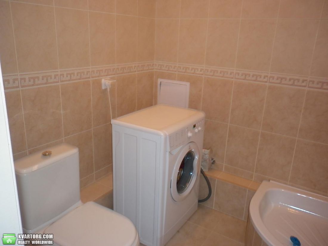 Rent out 3-room apartment. Киев,  Нежинская — photo 4