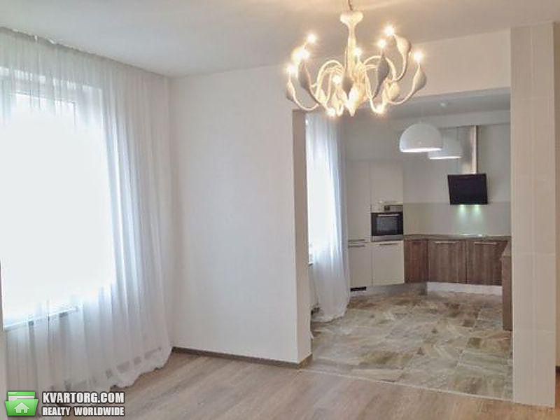 Rent out 3-room apartment. Киев,  Дмитриевская — photo 1