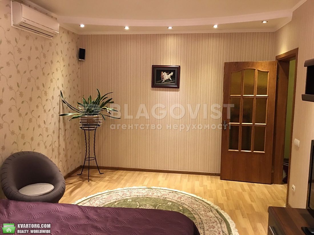 Sell 3-room apartment. Киев,  Бажана — photo 1