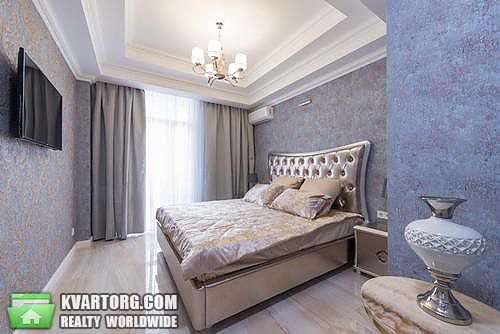 Rent out 2-room apartment. Киев,  Щорса — photo 2
