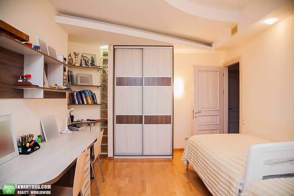 Rent out 3-room apartment. Днепропетровск, Октябрьская площадь — photo 2
