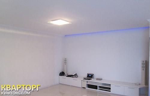 Sell 3-room apartment. Киев,  40-летия Октября просп — photo 1