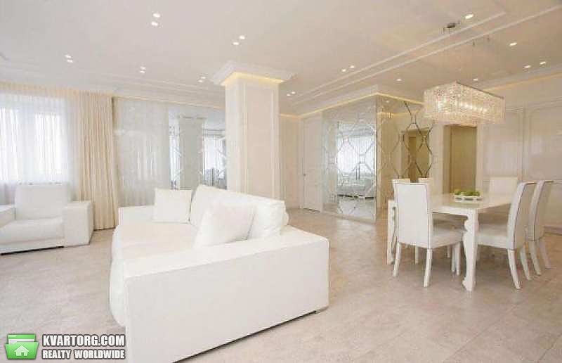 Sell 4-room apartment. Днепропетровск, Центр — photo 1