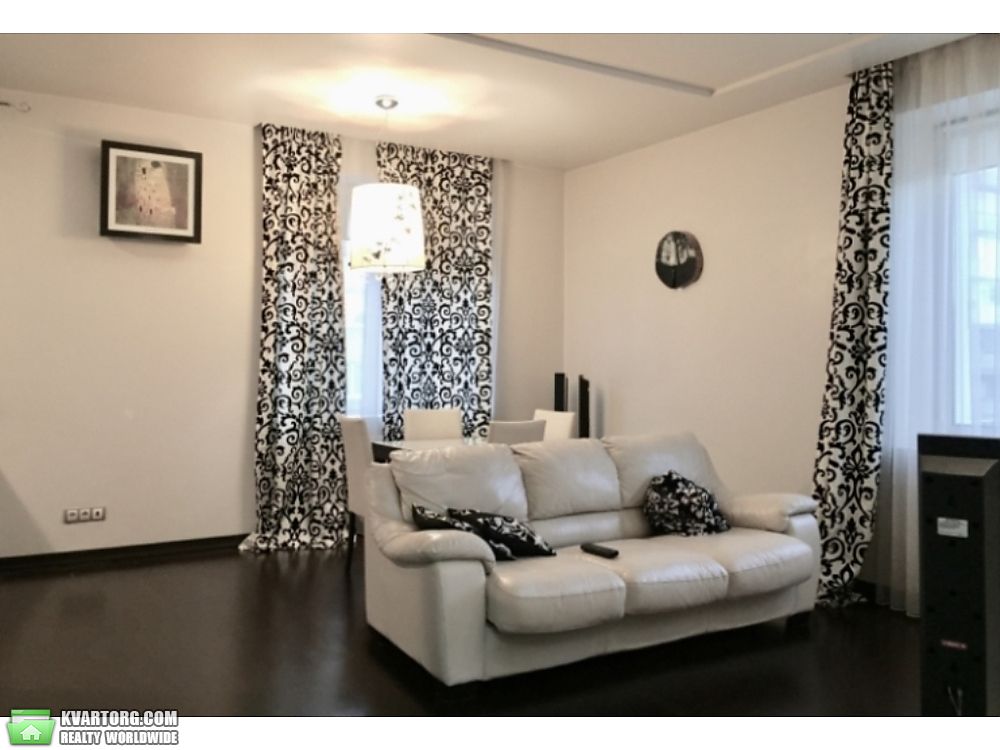 Rent out 3-room apartment. Киев,  Почайнинская — photo 2