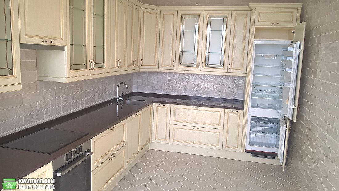 Rent out 3-room apartment. Киев,  Барбюса — photo 1