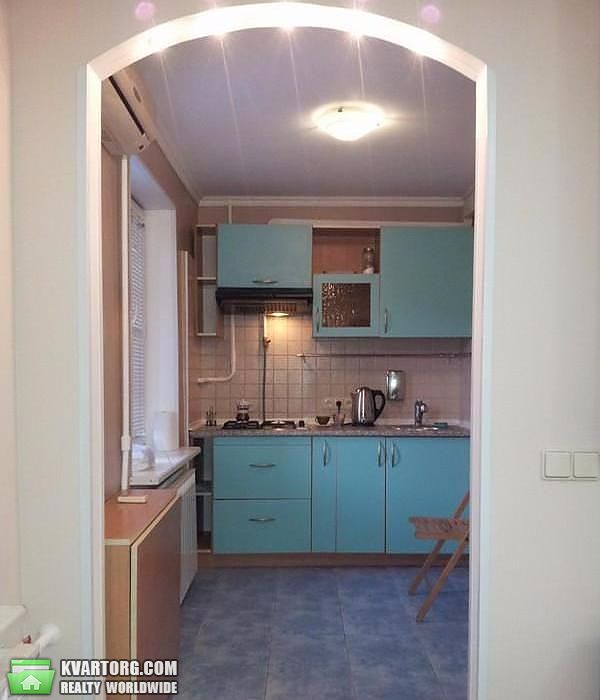 Sell 1-room apartment. Киев,  Владимирская — photo 1