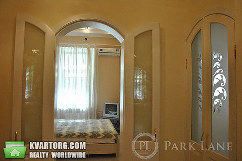Sell 3-room apartment. Киев, Бессарабская пл — photo 2