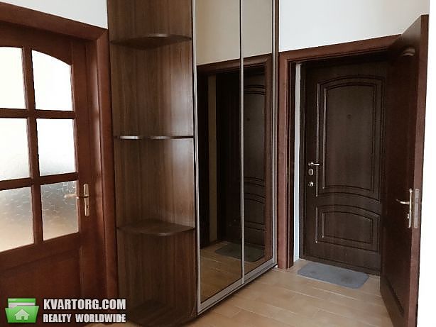 Rent out 2-room apartment. Киев,  Жилянская — photo 7