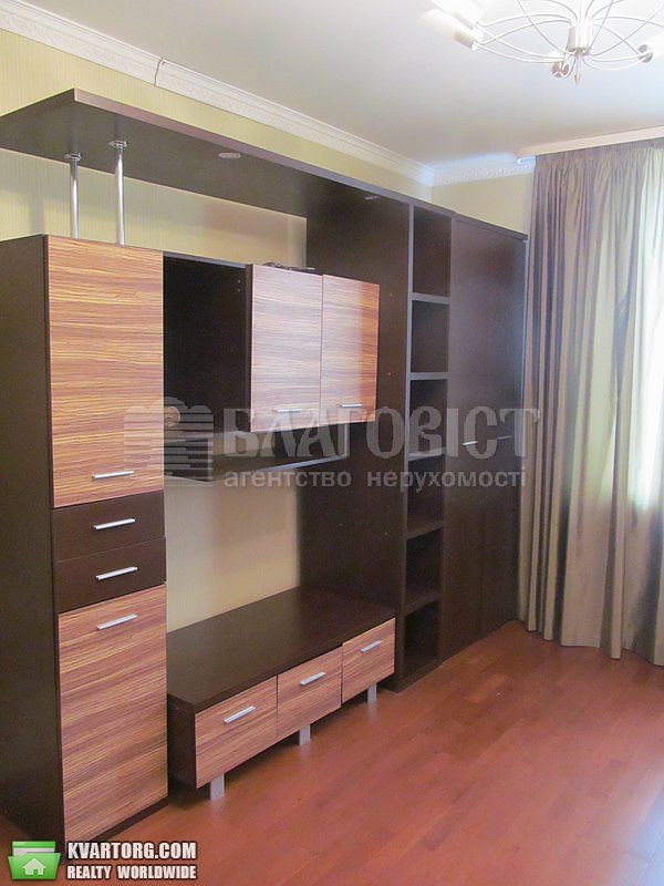 Rent out 3-room apartment. Киев,  Здолбуновская — photo 1
