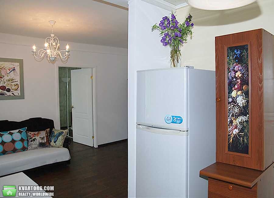 Rent out 2-room apartment. Киев,  Гончарова — photo 1
