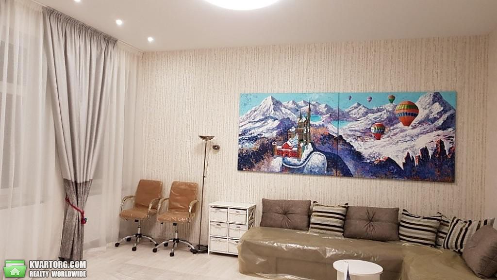 Rent out 3-room apartment. Киев,  Шелковичная — photo 9